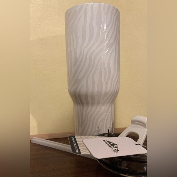 Hydrapeak Limited Edition Zebra Print Tumbler - Picture 5 of 8